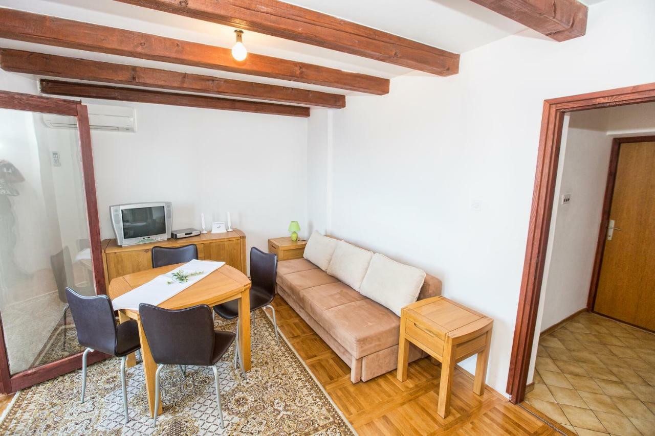 Penthouse Karlobag Apartment Luaran gambar